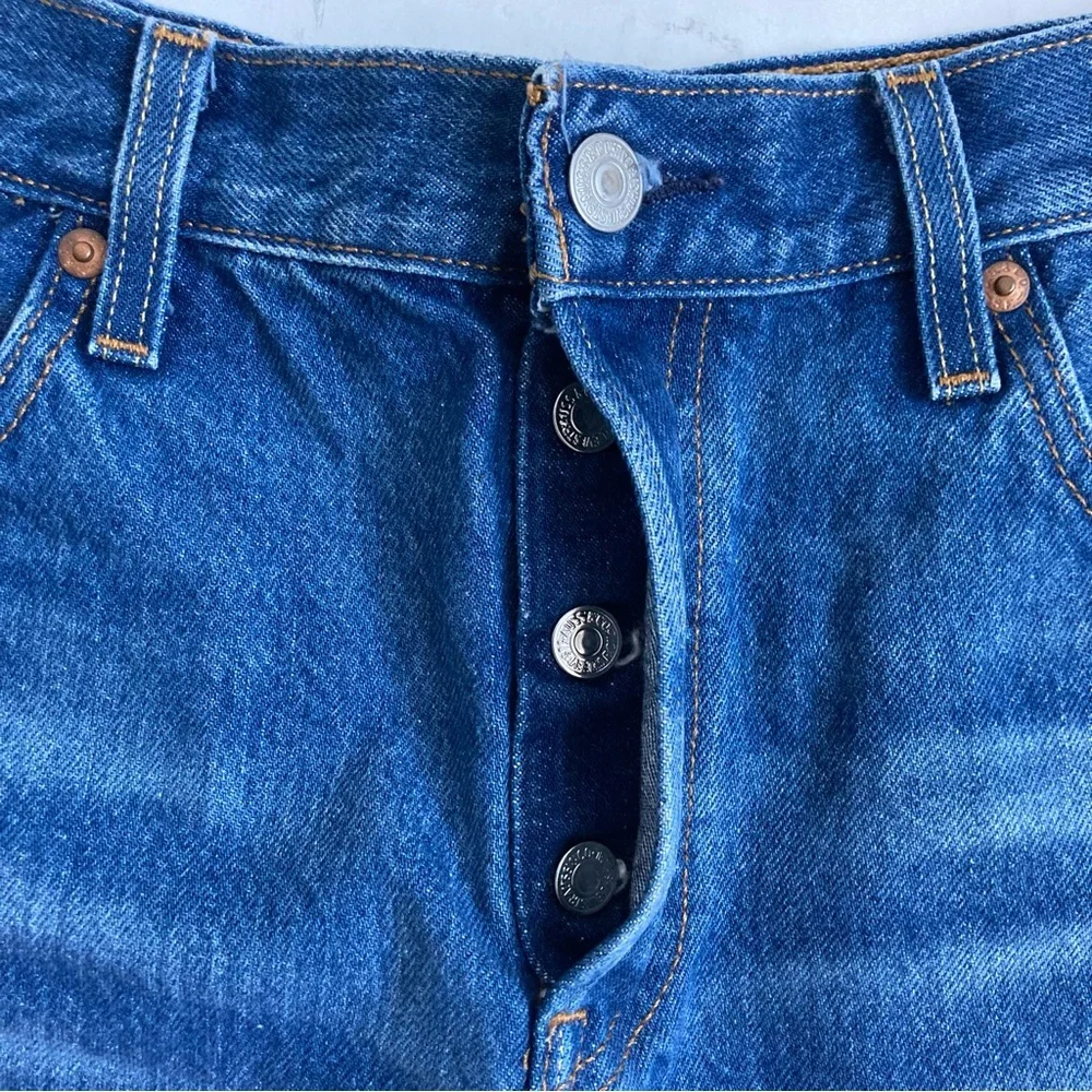 Levi’s 501 Premium Buttonfly Raw Hem Jean Shorts Size 29